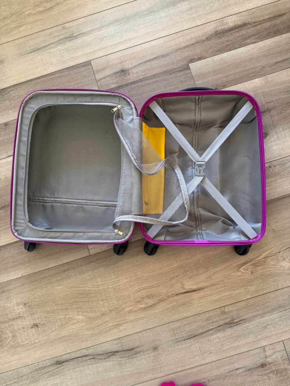 American Tourister Sunset Cruise hardside spinner carry-on, in Pink Berry - Picture 5 of 6